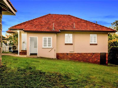 19 Hilltop Avenue, Annerley