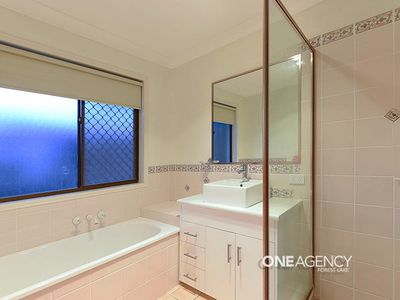 12 Balmoral Place, Forest Lake