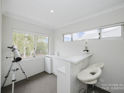 10 / 12 Loder Way, South Guildford