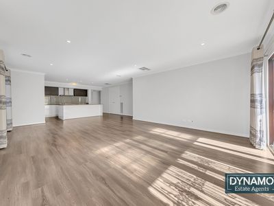 8 Pioneer Street, Craigieburn