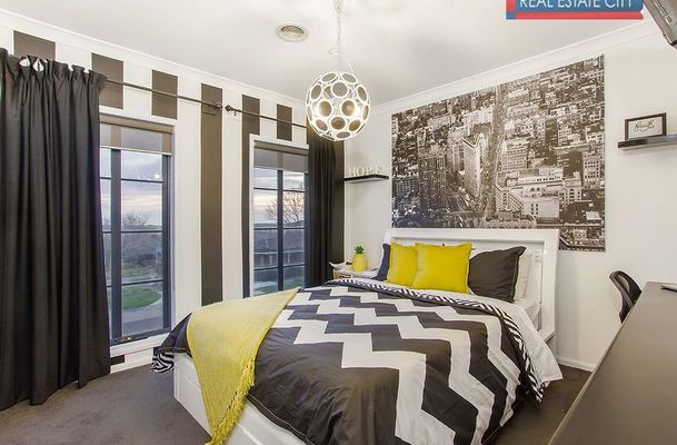 52 Royal Terrace, Craigieburn