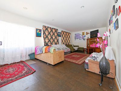 17 Menzies Avenue, Dandenong North