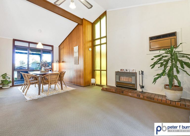 6 Vine Crescent, Happy Valley