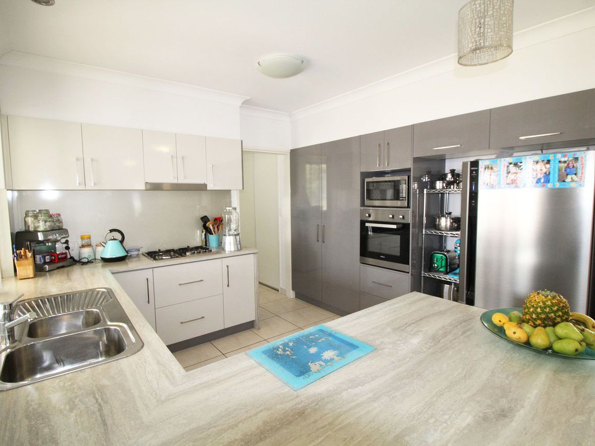 14 Carnation Street, Atherton
