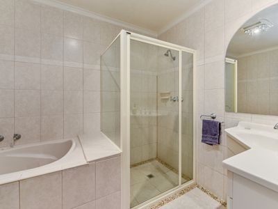 64 ACACIA DRIVE, Millicent