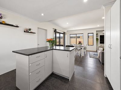 11 Terracina Parkway, Piara Waters
