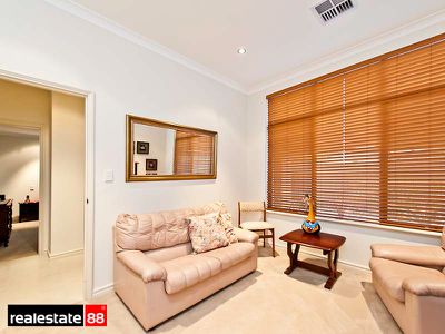 38B Leeds Street, Dianella