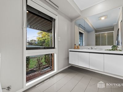 21 Bellbrook Drive, Dandenong North