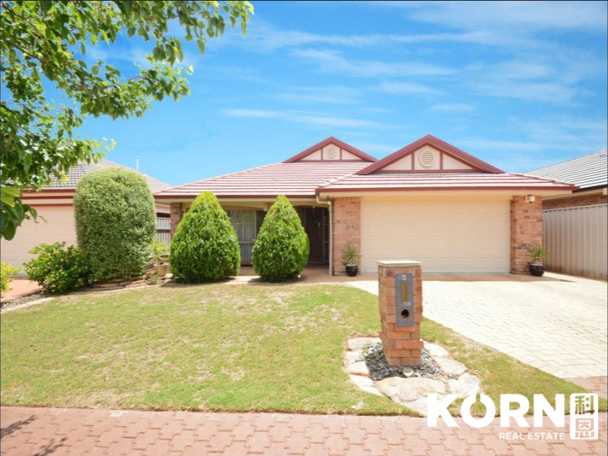 8 Rockingham Drive, Lightsview