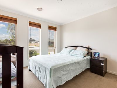 32 Kingsford Drive, Point Cook