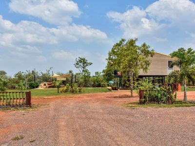 105 Cox Peninsula Road, Berry Springs