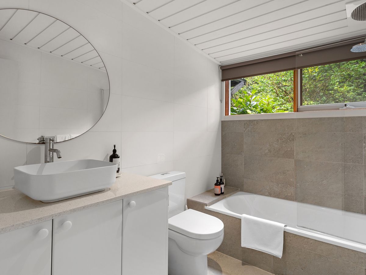 24 Blanche Parade, Mount Macedon