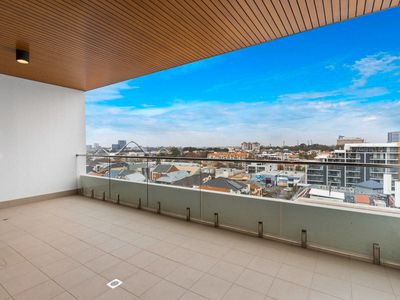 802 / 9 Tully Road, East Perth