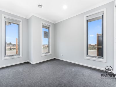 34 Viola Circuit, Clyde