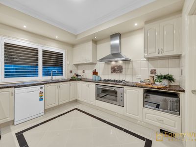 6 Wattle Grove, Point Cook