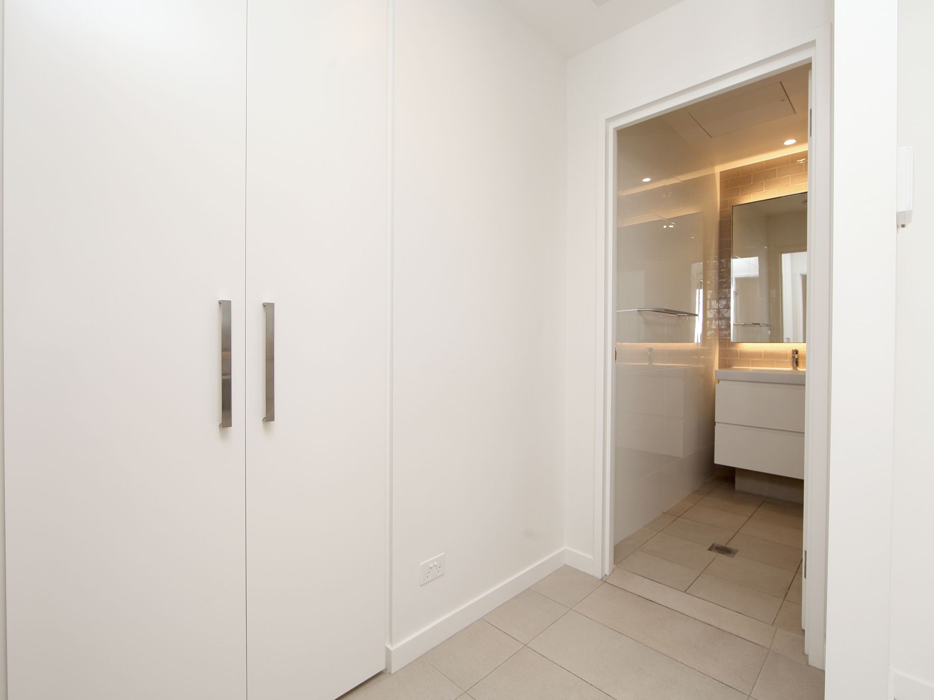 7402 / 2 Cullen Close, Forest Lodge