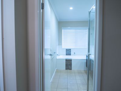 17 Lancewood Road, Manor Lakes