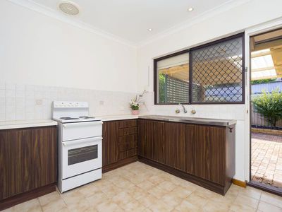 1 / 11 Sprigg Place, Booragoon