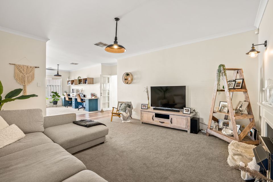 2 Anzio Court , Secret Harbour