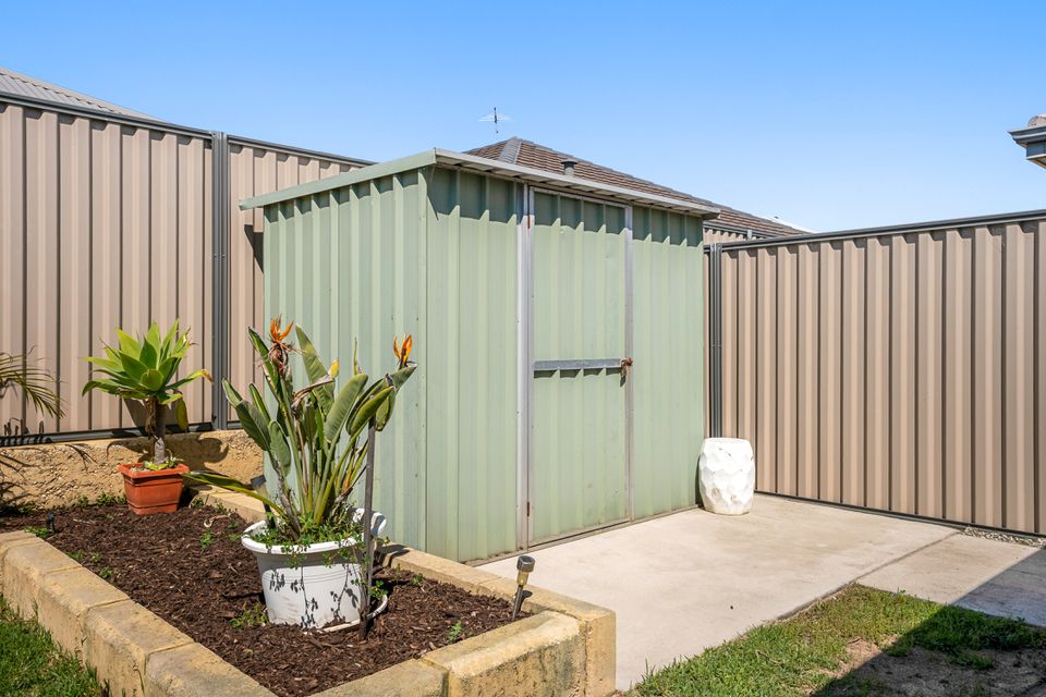 19 Calamocha Way, Piara Waters