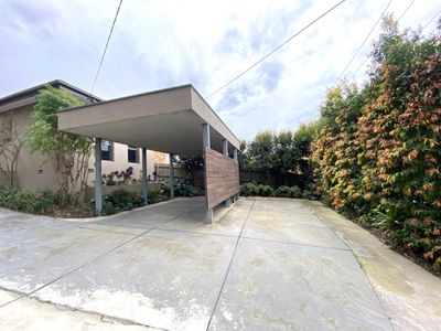 111 Greensborough Road, Macleod