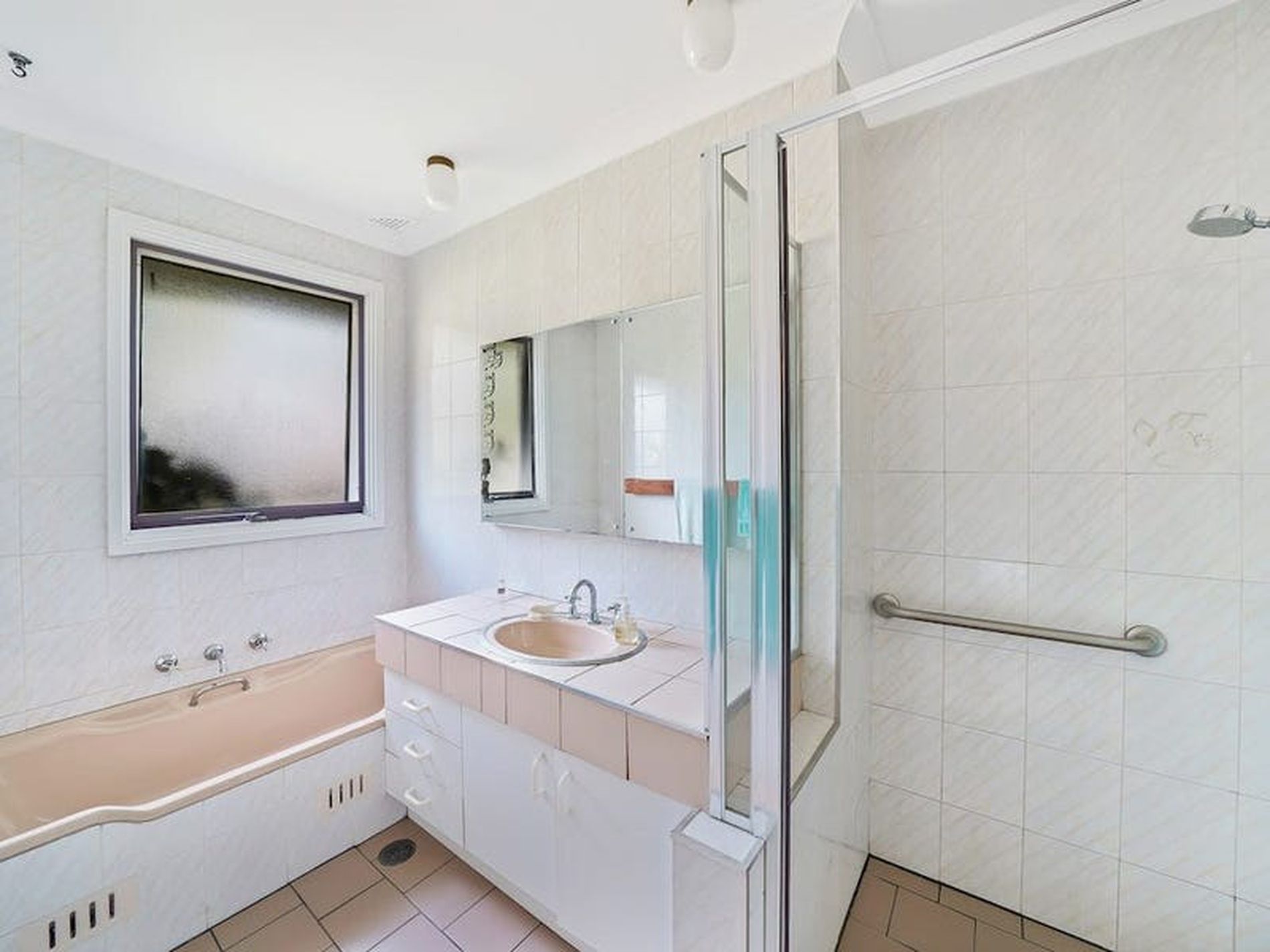 9 Dredge Avenue, Moorebank