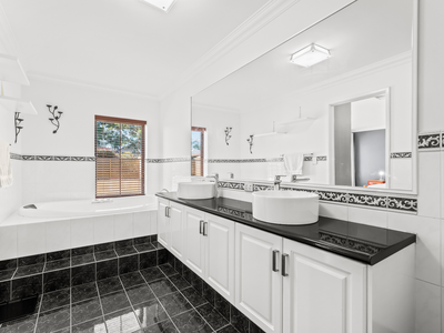 9 Azure Street, Southern River