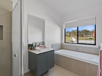 44 Delma Crescent, Seymour