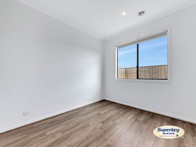 4 Groton Street, Manor Lakes