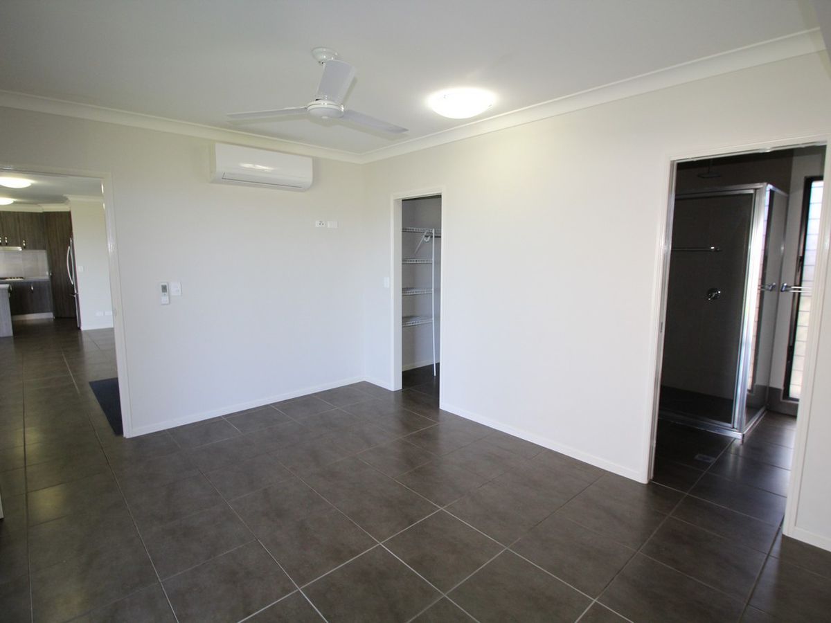 11 Lavender Crescent, Atherton