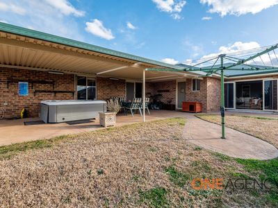 4 Oaklands Drive, Llanarth