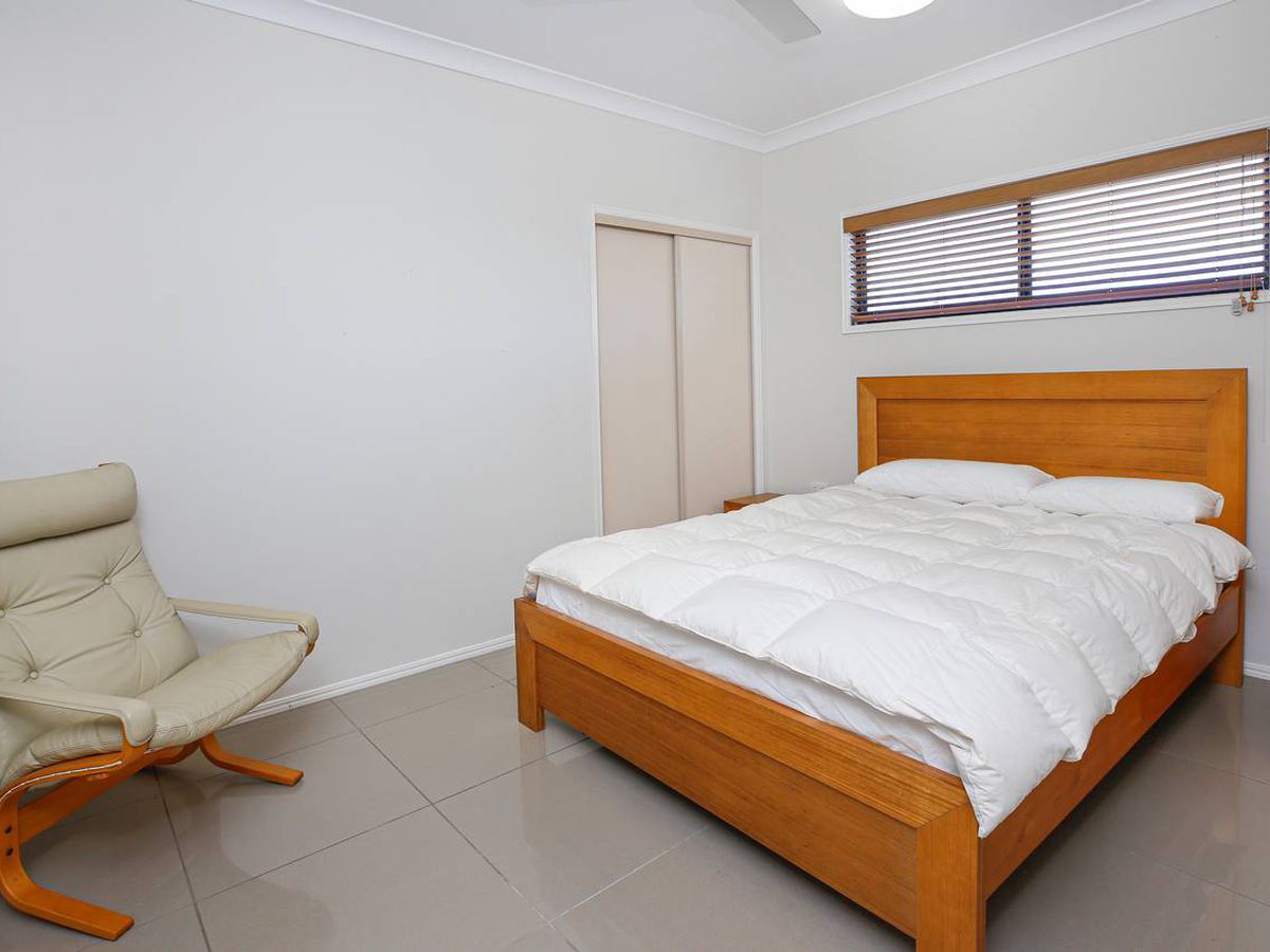 4 Lavender Crescent, Atherton