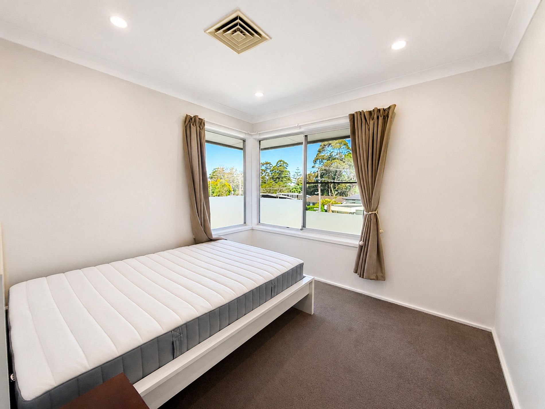 127 KOLOONA AVENUE, Mount Keira