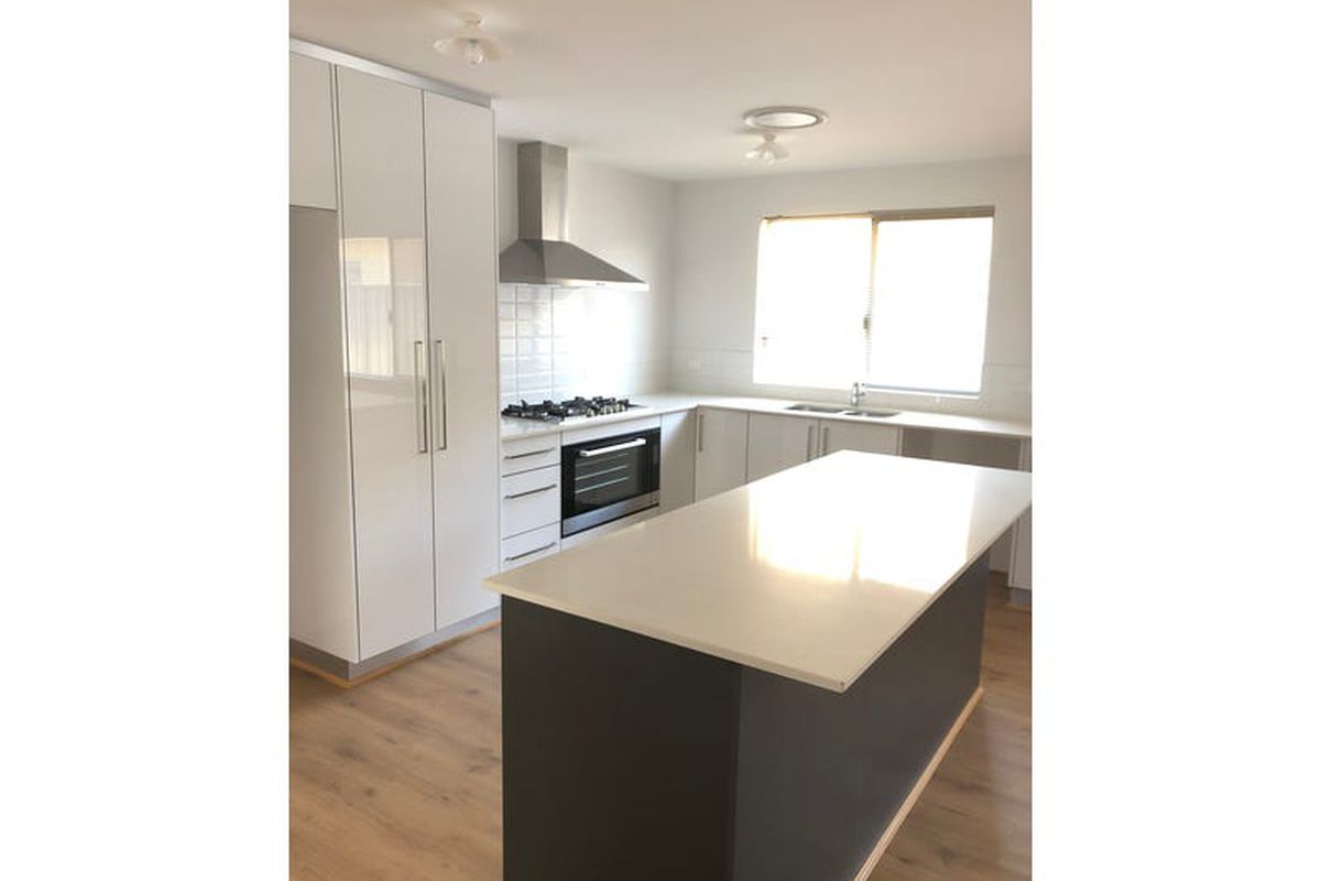 12 Greywacke Entrance, Piara Waters