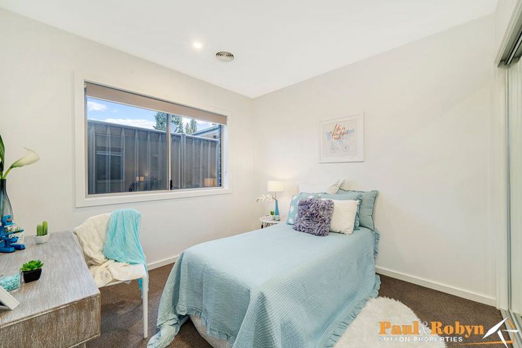 41B Knaggs Crescent, Page