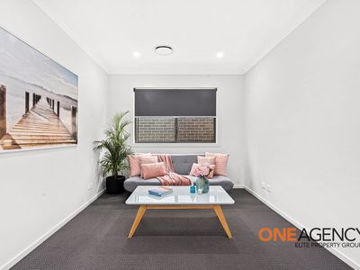 16 Farmgate Crescent, Calderwood