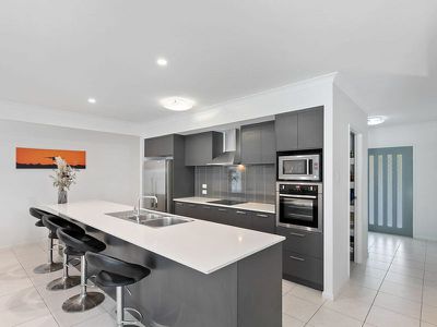 48 Hughes Road, Urangan