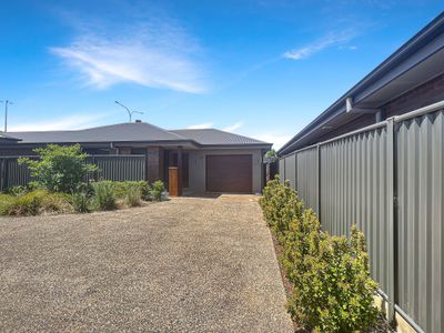 90 Fountain Circuit, Dubbo