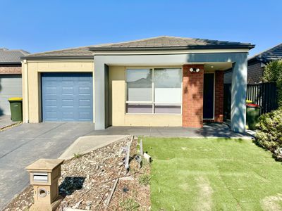 13 Heathcote Road, Manor Lakes