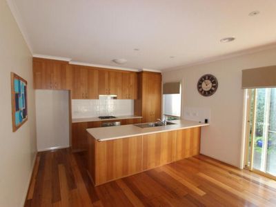 1 / 2 Pickett Crescent, Belmont