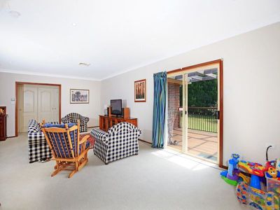8 Thomas Close, Berry