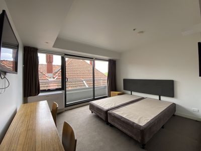 424 / 572 St Kilda Road, Melbourne