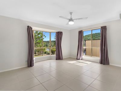 5 Pinemount Cres, Oxenford