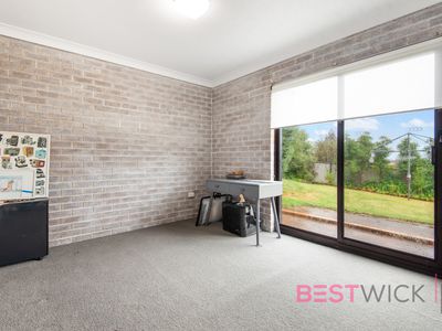 7 Casey Circuit, West Bathurst