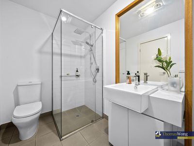 76 Central Park Walk, Cheltenham