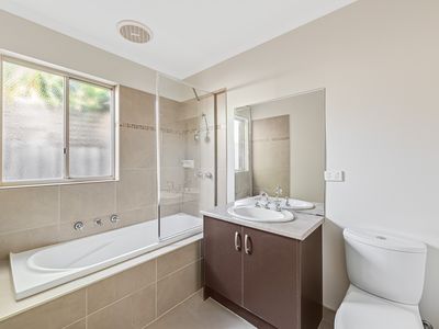 9 Carmarthen Close, Werribee