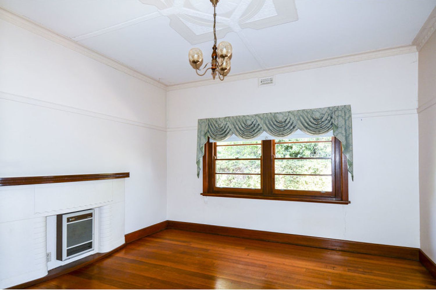 28 Dooen Road, Horsham