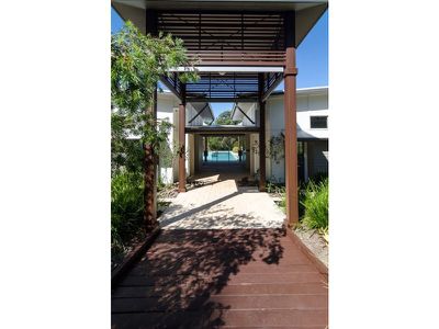 14 / 90 Beach Road, Noosa North Shore
