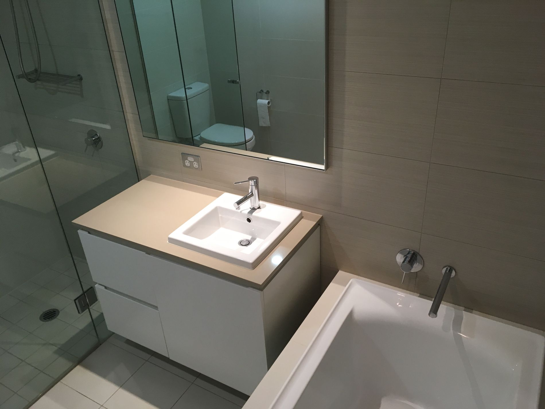 2406 / 7 Rider Boulevard, Rhodes