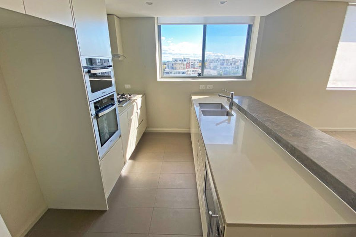 708 / 7  Stromboli Strait , Wentworth Point